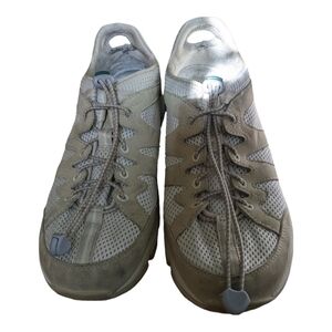 LL Bean tan North Peak Ventilated Hiking Shoes, women's size 10M Outdoors